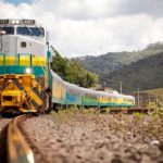 Trem de passageiros da EFC retoma viagens nesta terça-feira