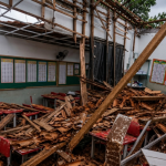 Telhado desaba com crianças dentro de escola em Açailândia