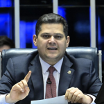 Alcolumbre anuncia sessões sobre fim da escala 6×1 às vésperas do 2º turno